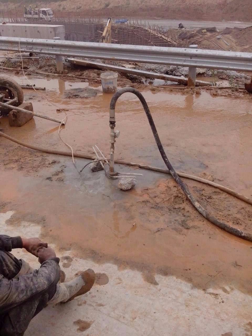 曲阳路基压密注浆